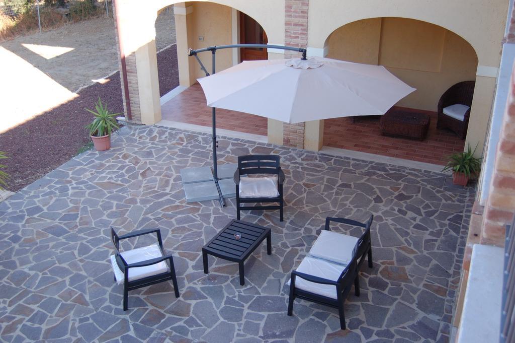 La Vecchia Fornace Hotel SantʼAnna Arresi Exterior foto